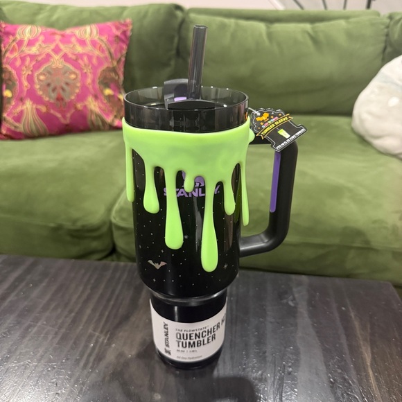 Stanley Halloween 2025 Spellcast Black 40oz Quencher H2.0 FlowState Tumbler - Picture 6 of 7